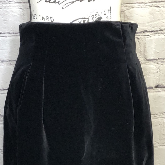 Vintage Laura Ashley Black Velvet Pencil Skirt - Size USA 12 - Picture 2 of 10